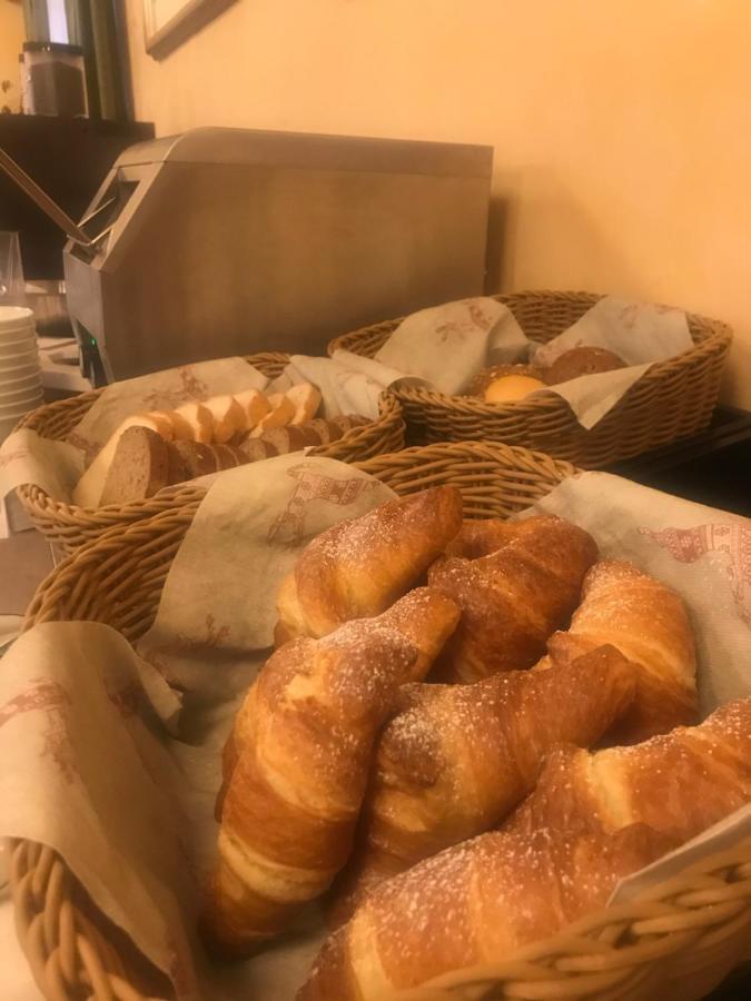 比内黎酒店 平佐洛 外观 照片